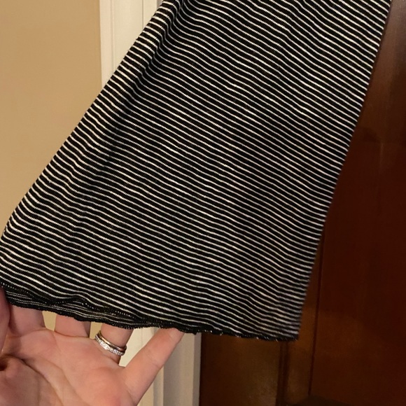 Black and white stripe top - Picture 3 of 4